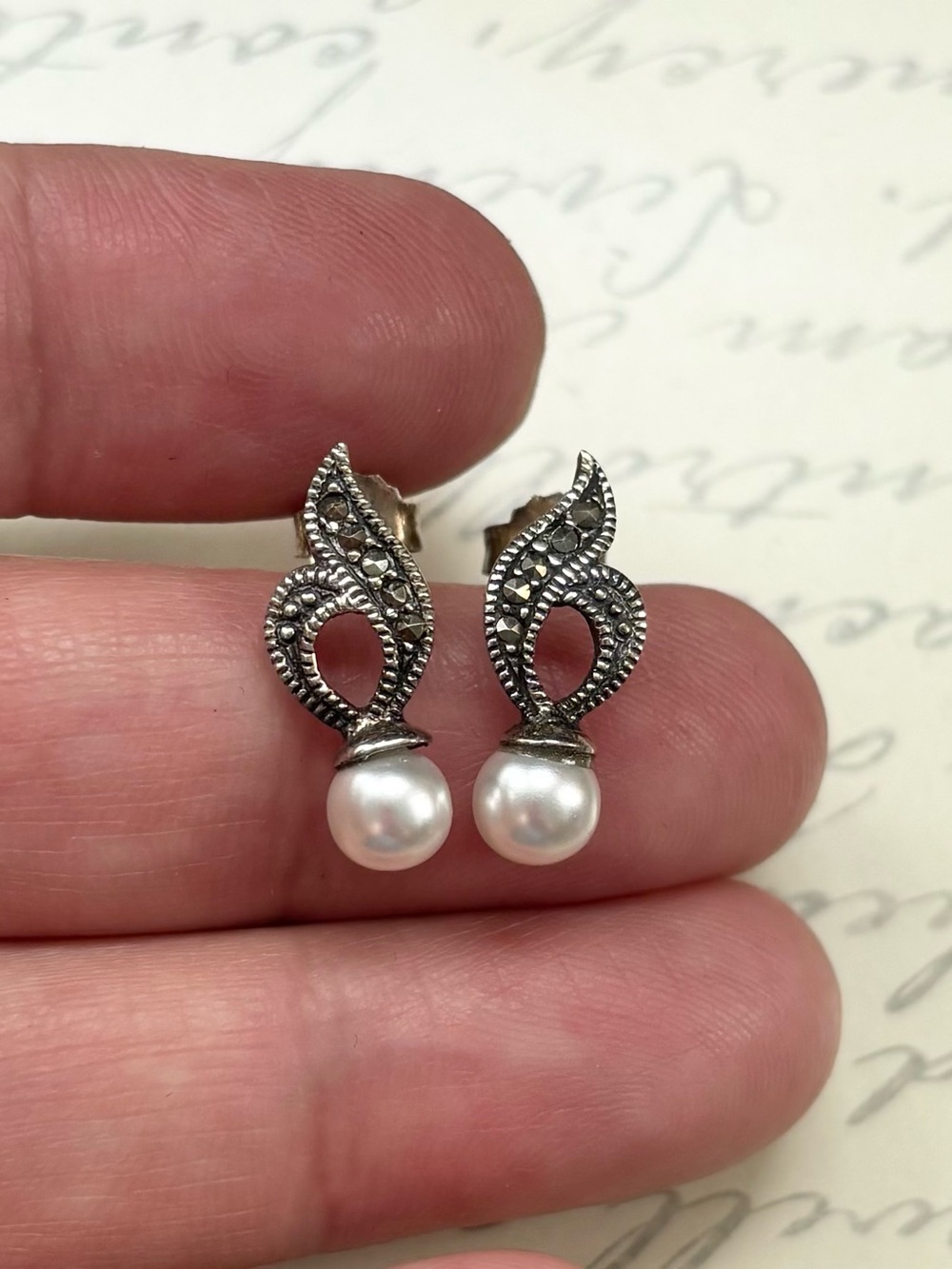 Estate Sterling Silver Pearl Drop Stud Earrings with Marcasite Detail - Picture 6 of 7
